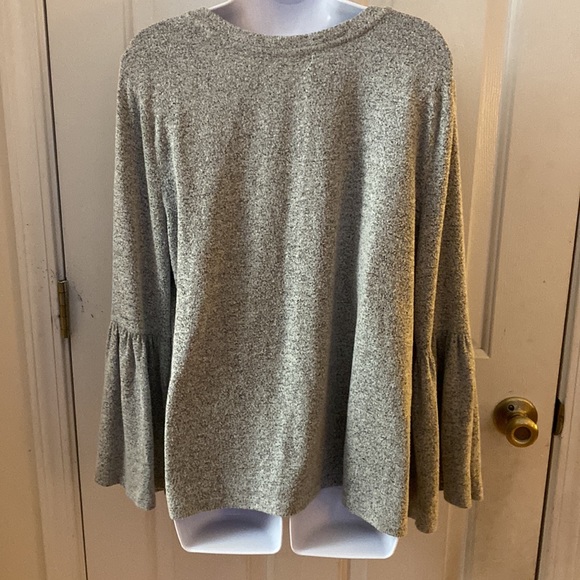 Studio JPR grey lightweight sweater with flared sleeves - Picture 4 of 5